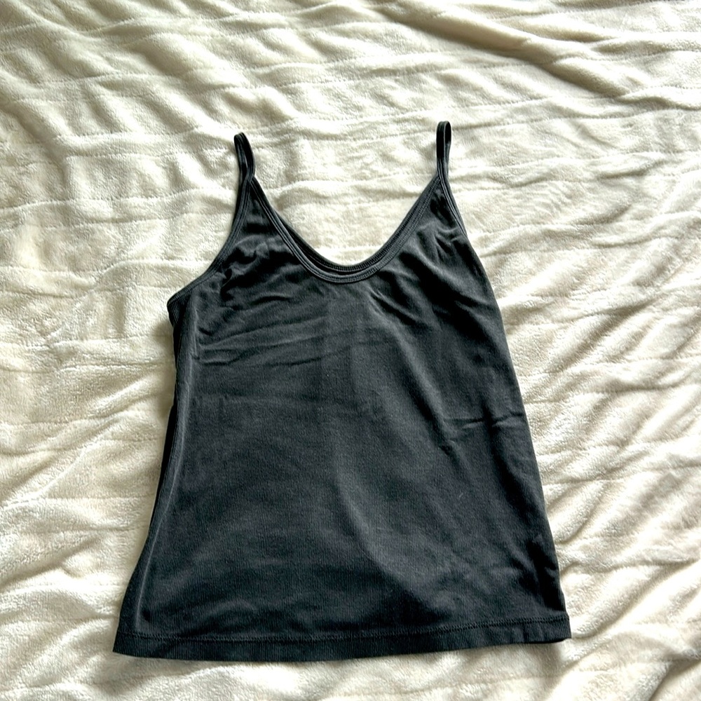 gray tank top!